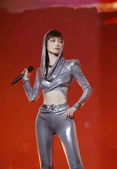 李宇春演唱会太猛了!