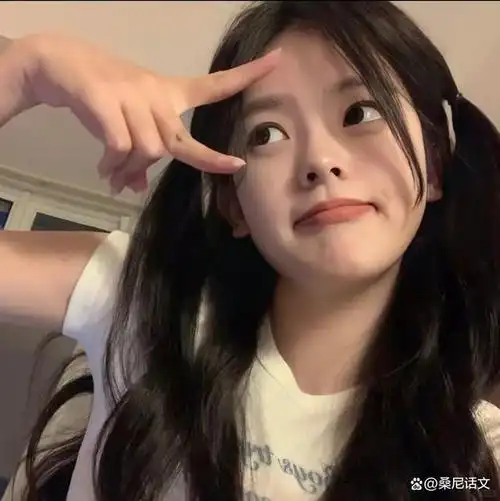 他跟漂亮女医生过生日于是我也找了个帅男模约会结果他疯了