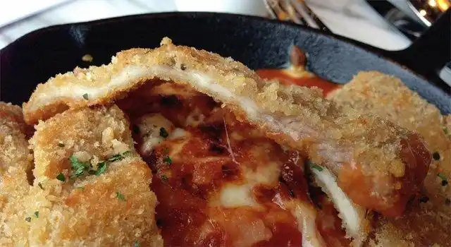 overpriced cha-chaan-tang food