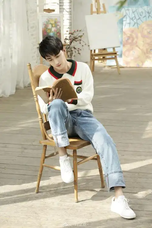 帅不帅,自己看,咱不敢代你说(芒果演员刘昱晗)