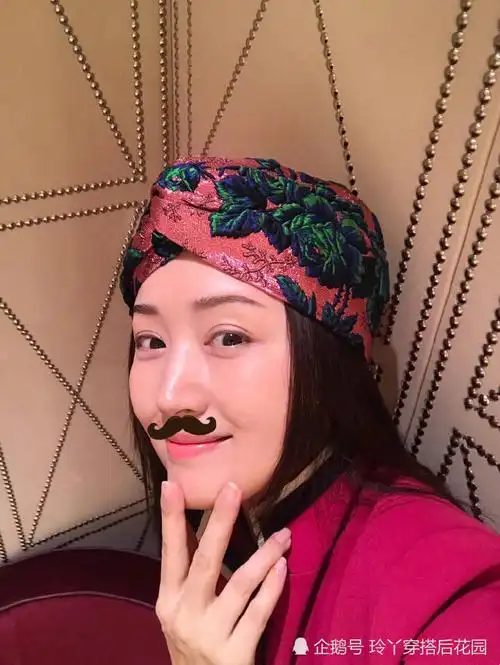 47岁杨钰莹迪拜过三八重新美回颜值巅峰时期,被赞化妆技术超高