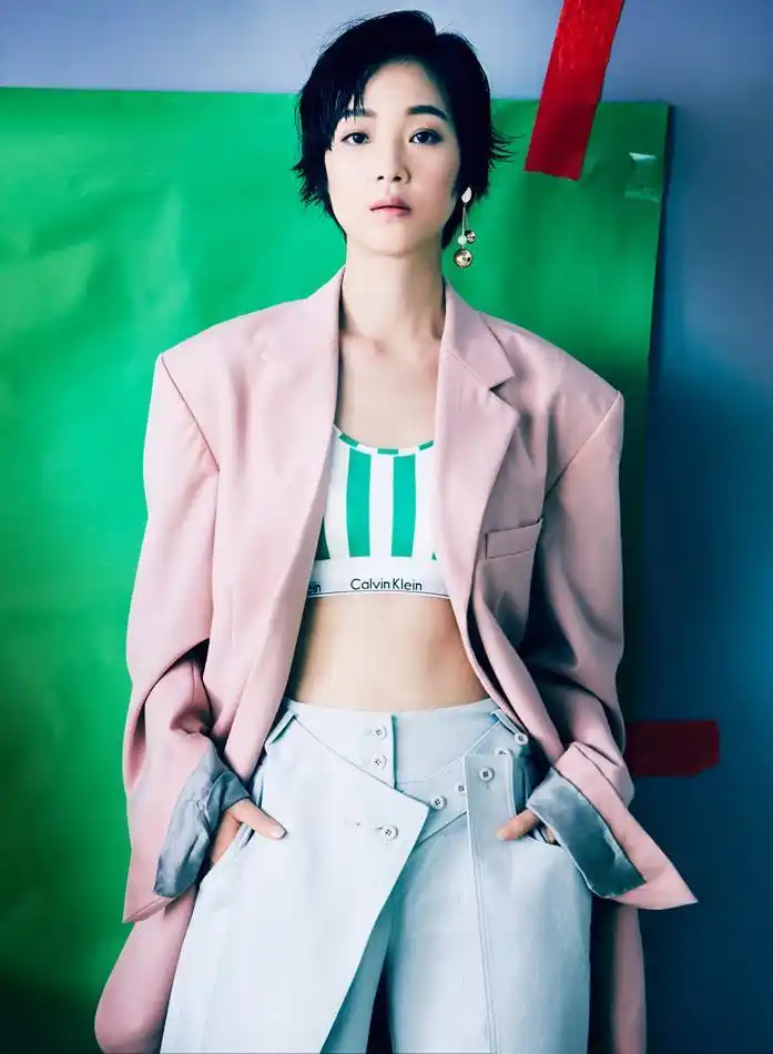 从容淡雅的素雅女神何杜鹃