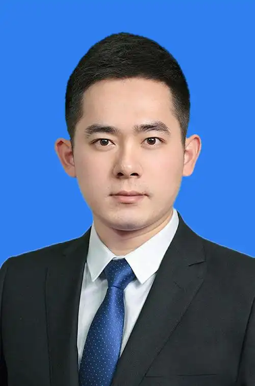 学位服出租,冲印合影照片,地址:咸宁 写美篇经营范围:完美正装证件照