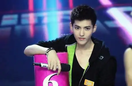 exo成员登快本回应解约风波 提吴亦凡集体飙泪(组图)