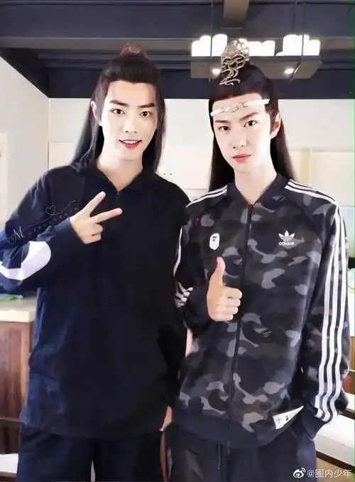 王一博肖战这张合照图p的可真不错……|肖战|王一博_新浪新闻