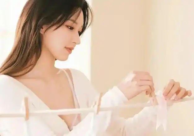 程潇内衣写真,奶潇之称实至名归!