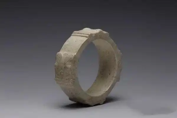 接下来我们再来观看纪录片:走遍德清(良渚文化),让我们对良渚玉器