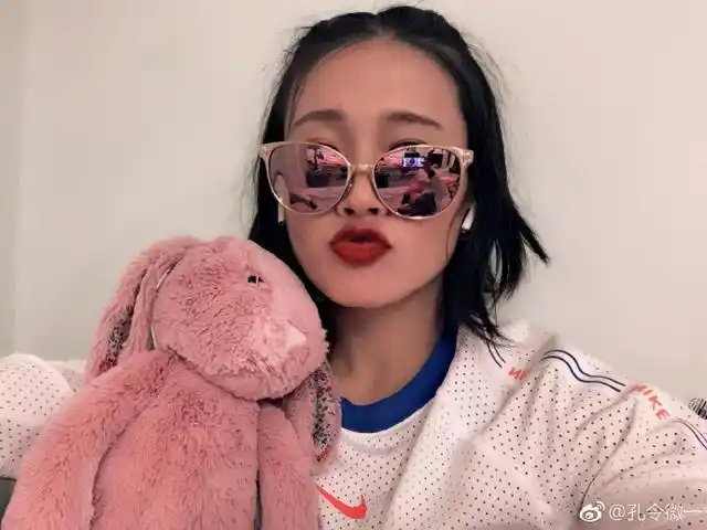 女子接力回怼网友的孔令微是怎样的运动员?从微博上自拍就可看出