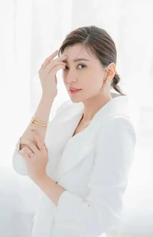 贾静雯高清时尚美图娇媚动人