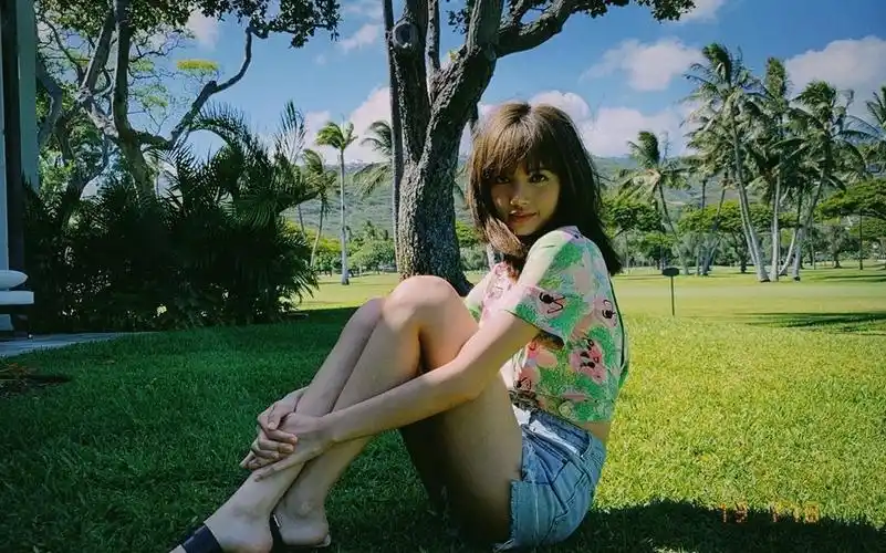 蔡徐坤lisa综艺节目大秀cp感!连私服也像穿情侣装 被大赞衣品高