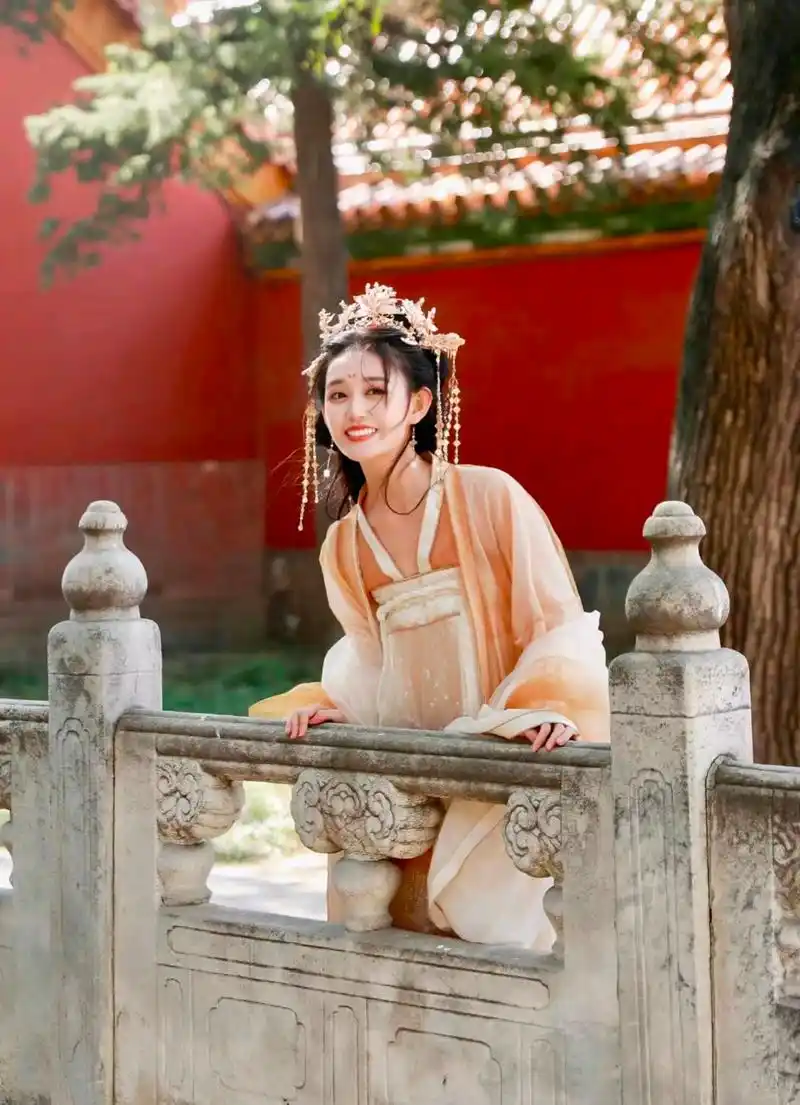 蒋依依最新古装造型,古风大片的感觉有了,冬日古风写真,大雪了