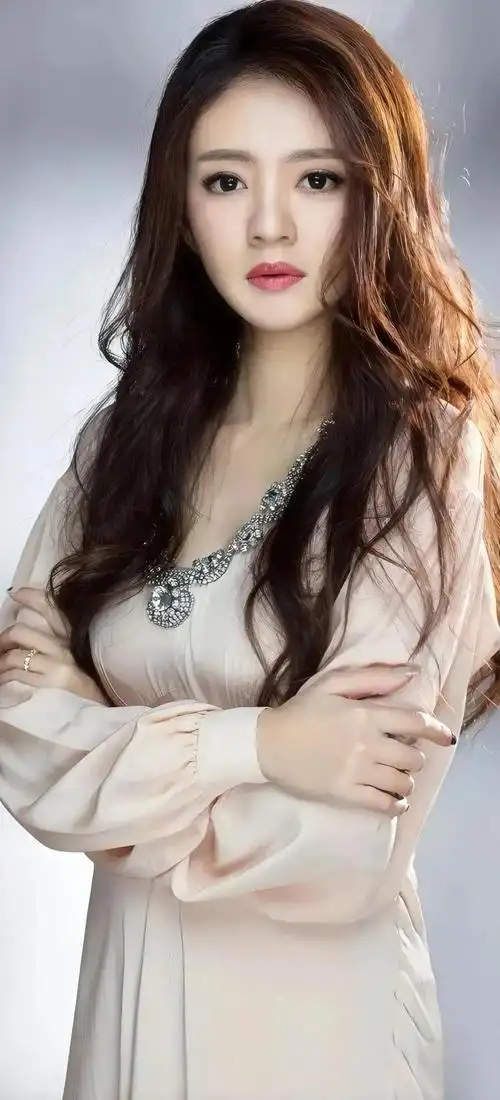 安以轩惊艳写真图集_网易订阅