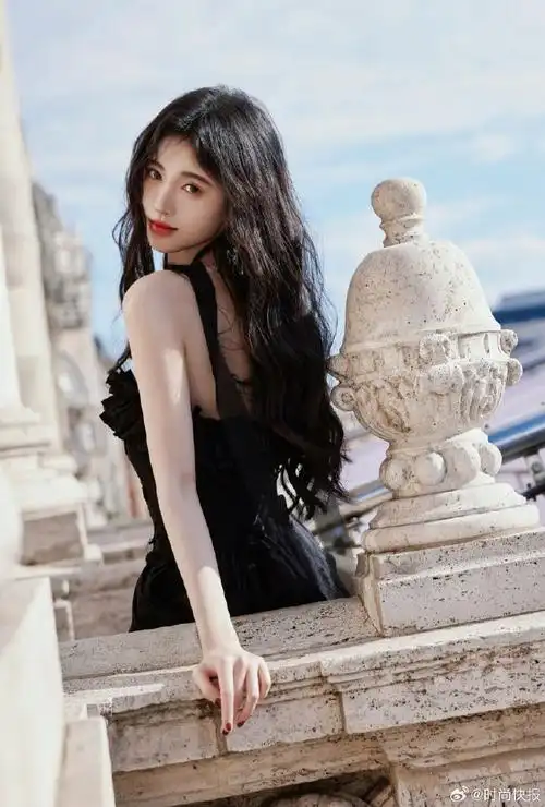 鞠婧祎是古堡公主吧