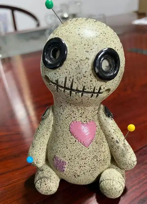 跨境爆款卡通诅咒娃摆件巫毒娃娃熏香喷雾创意家摆饰现货直发