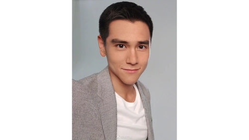 彭于晏"认爱照"网上疯传 粉丝崩溃!