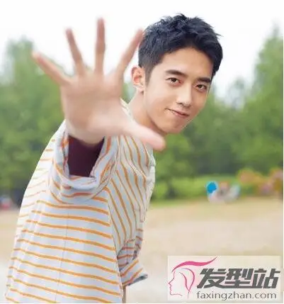 什么发型好看男生00后 帅气阳光短发最显青春活力_发型站_最新流行