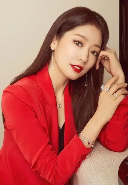 朴信惠,温婉秀丽,甜美可爱的写真照!__财经头条