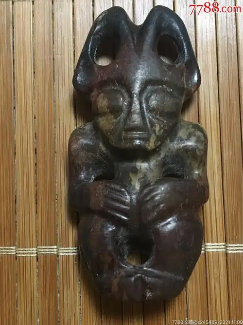 红山文化牛神人