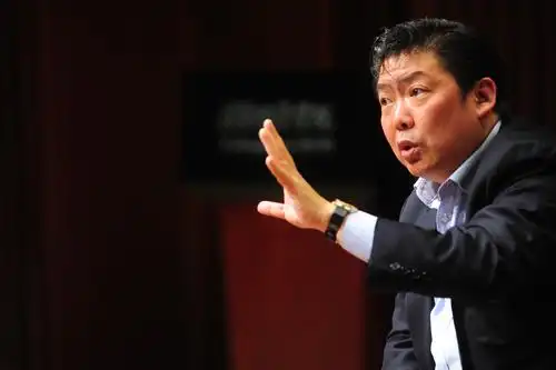 指挥家余隆做客人文日新沙龙谈艺术的价值