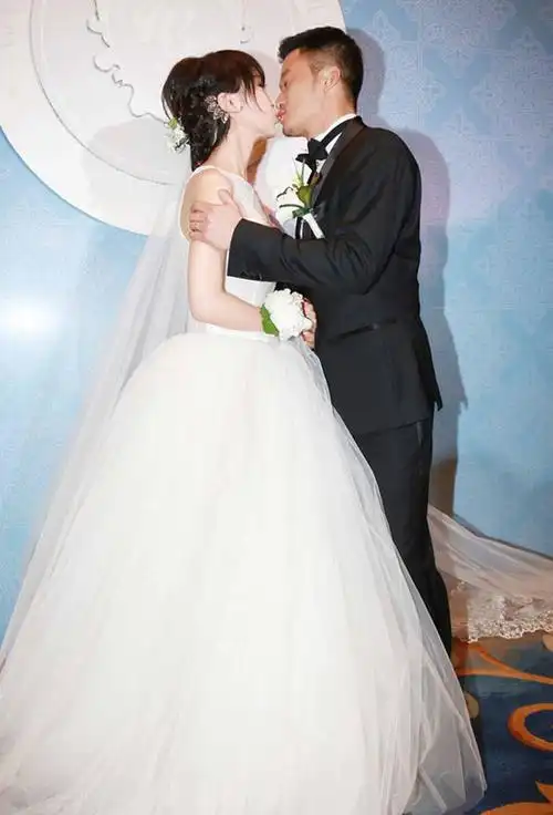 盘点2014娱乐圈明星新娘的婚纱美照