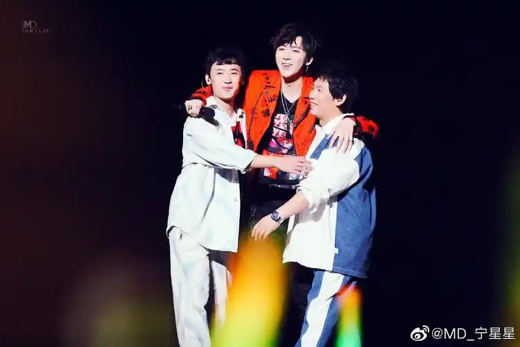 摩登兄弟首场演唱会