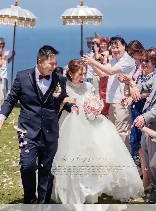 照片婚纱照__巴厘岛海外婚礼_婚纱摄影_旅行结婚_婚庆策划公司_蜜月