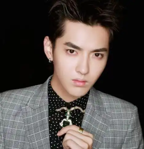 公安部治安管理局:吴亦凡要先在中国坐完13年牢再驱逐出境