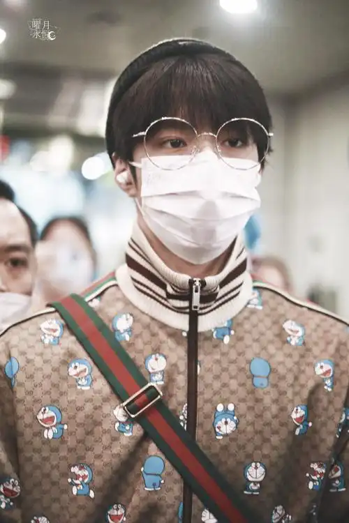 超绝少年气#//0226 01  眼镜半永久好吗@时代少年团-刘耀文