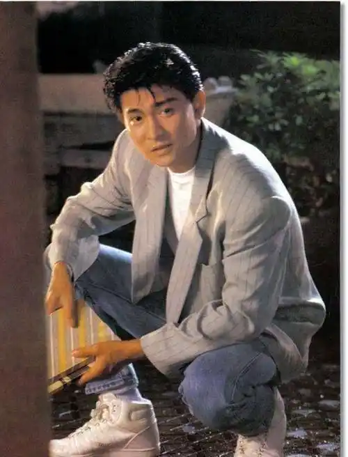 年轻时刘德华曾说错话,胶带封嘴以示歉意,"这黑锅替你背了"?