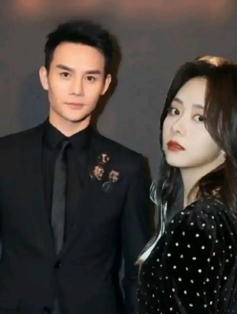 我真的觉得谭松韵和王凯很般配,俊男美女的组合让人眼前一亮,希望有