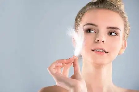 面部和身体的护肤理念,清新干净,皮肤闪亮.照片