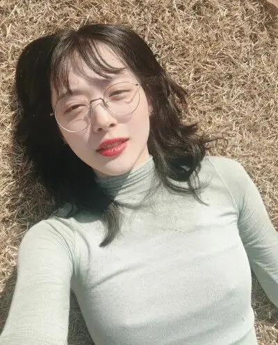 人间蜜桃崔雪莉ins