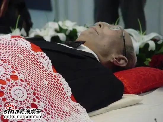 图文:著名演员陈述追悼会--陈述先生遗体