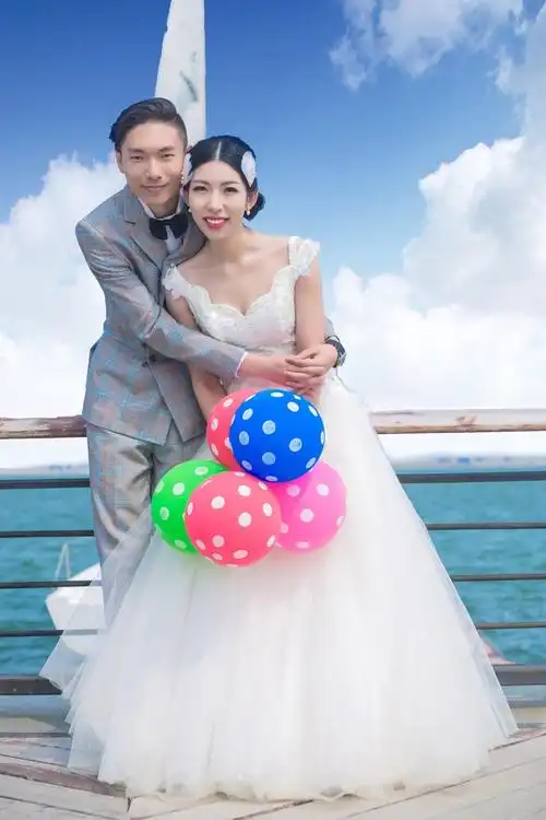 9 339 赵晨 & 杨吟吟 谨定于 二〇一六 年 九 月 十六 日 17:18 于