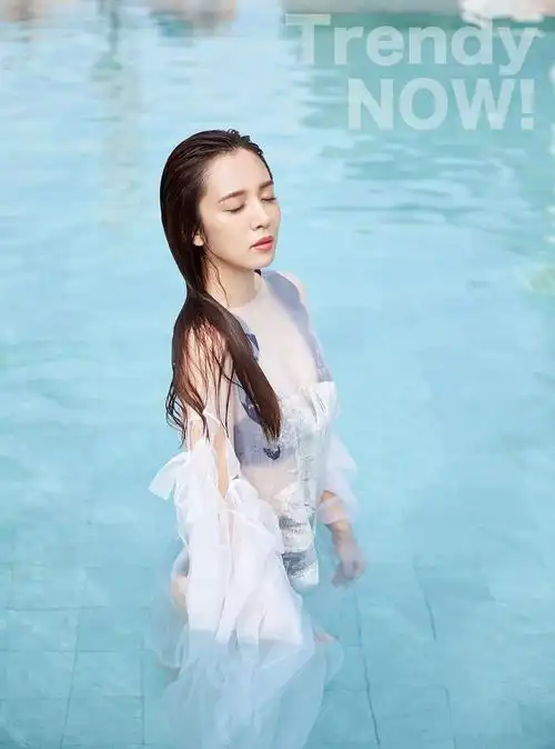 王晓晨最新时尚大片曝光!引领高级海岛度假风