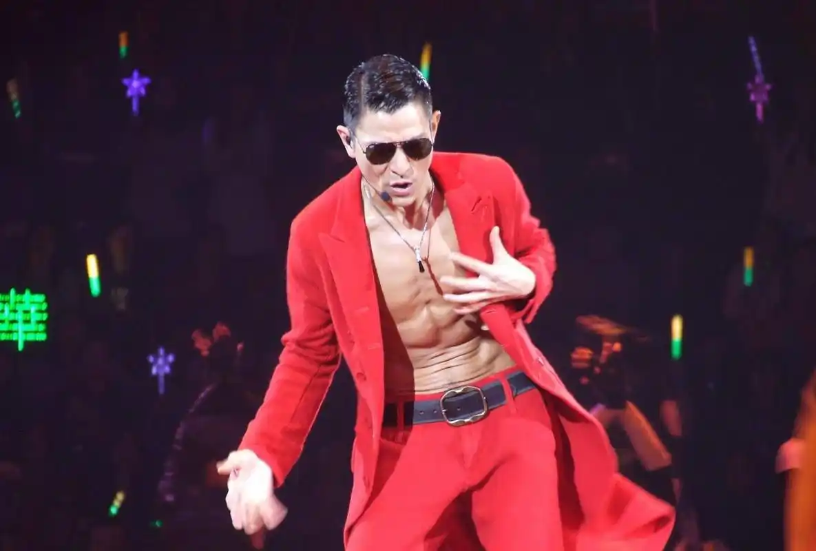 刘德华2007wonderful world香港演唱会,盛况空前,一票难求  刘德华