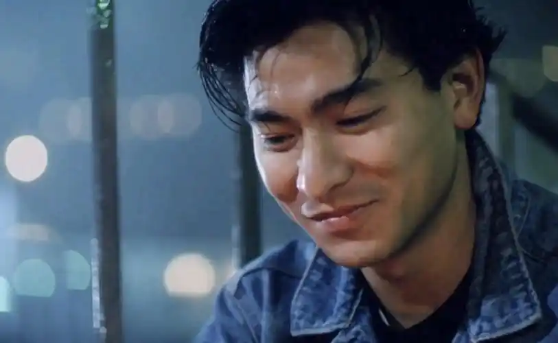 坐在黄晓明旁边的刘德华,让人看到"天赋型"选手的努力_地位_电影_形象