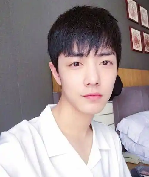 肖战被爆大量素颜生活照,这样的肖战,你还爱吗_战战_照片_展展