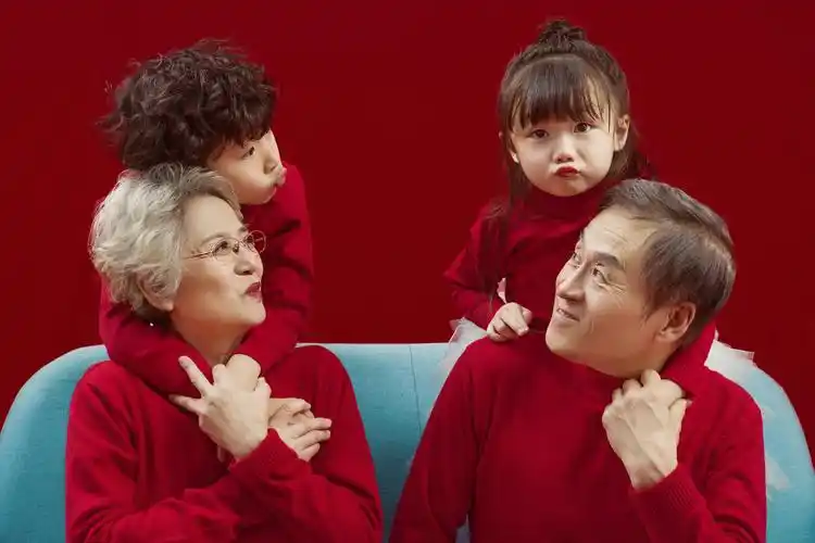 2022新款影楼亲子装儿童摄影服装一家六口全家福艺术拍照写真衣服