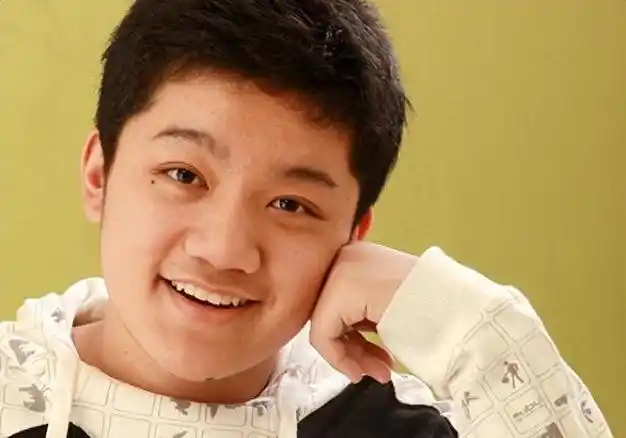 从童星到销声匿迹,27岁的尤浩然自己废了前程,谁都没办法救他