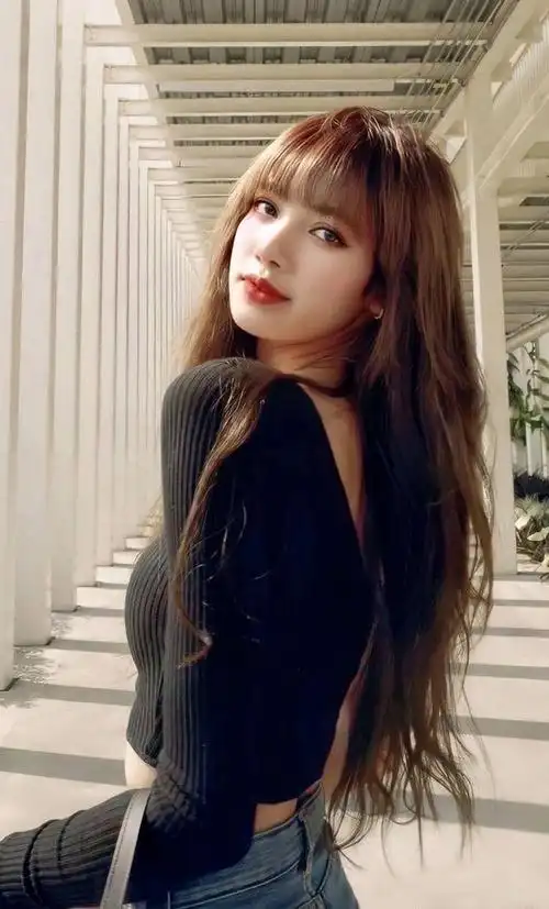 造型#blackpink新sg中lisa的复古造型好美啊~ 真的好甜好可爱~ 新壁纸