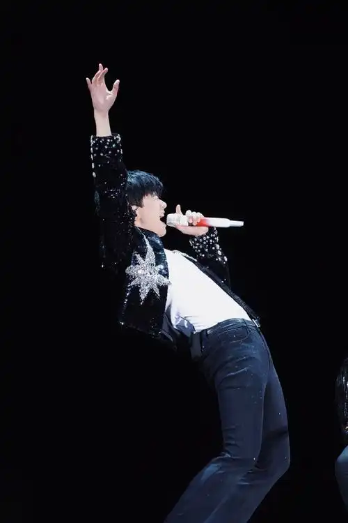 张杰未live开往1982巡回演唱会