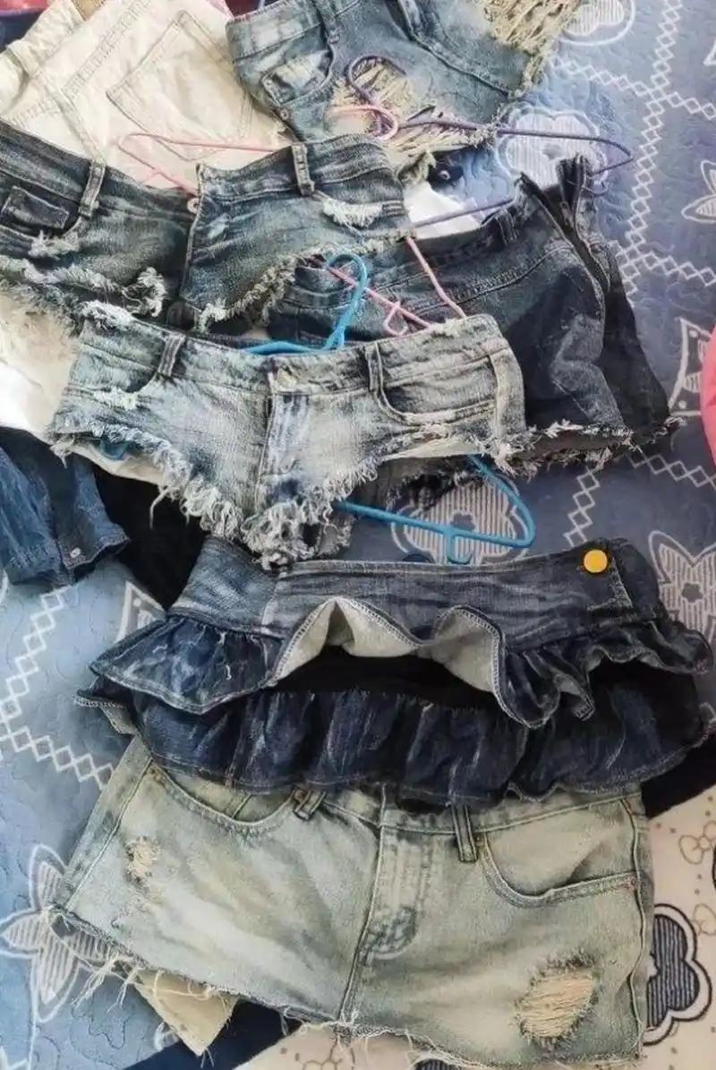 勤俭持家的女孩,专门挑布料少的