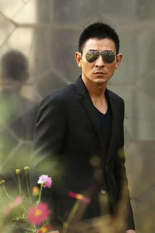 刘德华古天乐等男神戴墨镜时的造型最后一位堪称典范