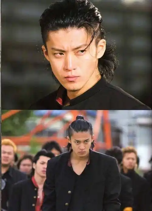 小栗旬13年前《热血高校》造型,痞帅背头,述说不凡残酷青春岁月_搞笑