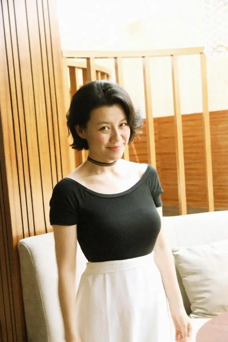 她长得美,演技好,出道30年零绯闻,44岁翻红有夫有儿幸福美满
