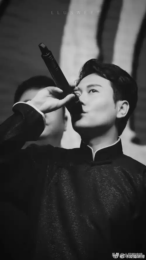 头条问答 - 孟鹤堂的哪张照片让你看第一眼就觉得很惊艳?(31个回答)