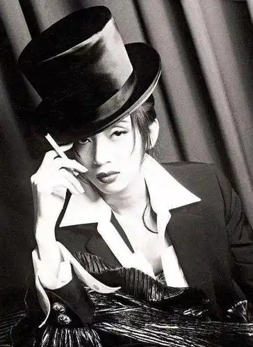 十六年了,梅艳芳的传奇一生依然在继续