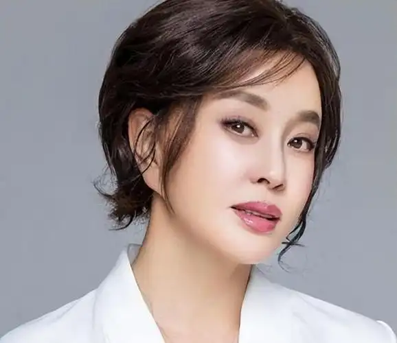 事实证明73岁还风韵犹存的刘晓庆才是真正的人生赢家