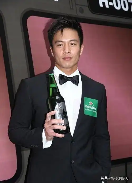 安志杰:是李玟和谢婷婷的前男友,长得帅演技好,却戏红人不红